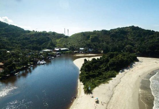 Praias intocadas na foz do rio